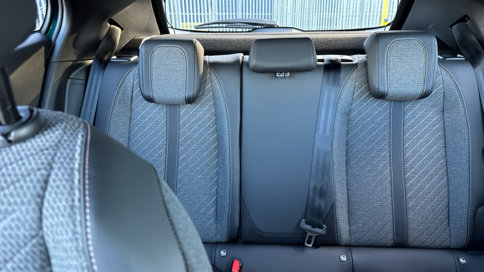 Peugeot 2008 115kW Allure 54kWh 5dr Auto Electric Estate - Image 15